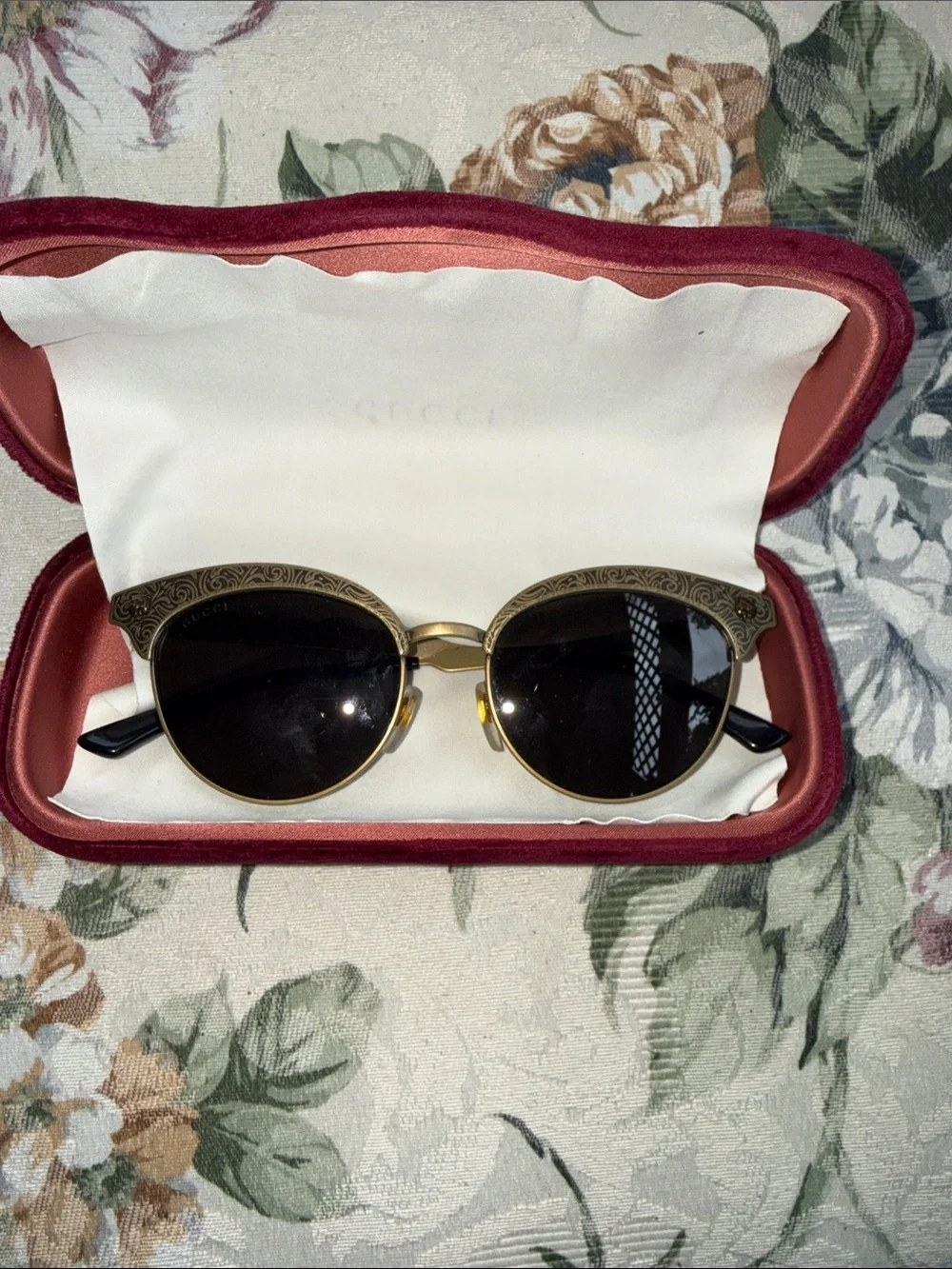 Gucci Burgundy Velvet Eye Mask